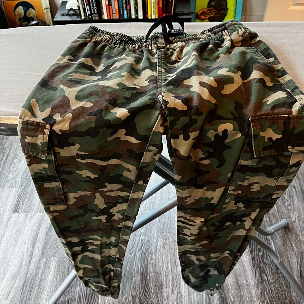 Small, camo, Forever 21 jogger